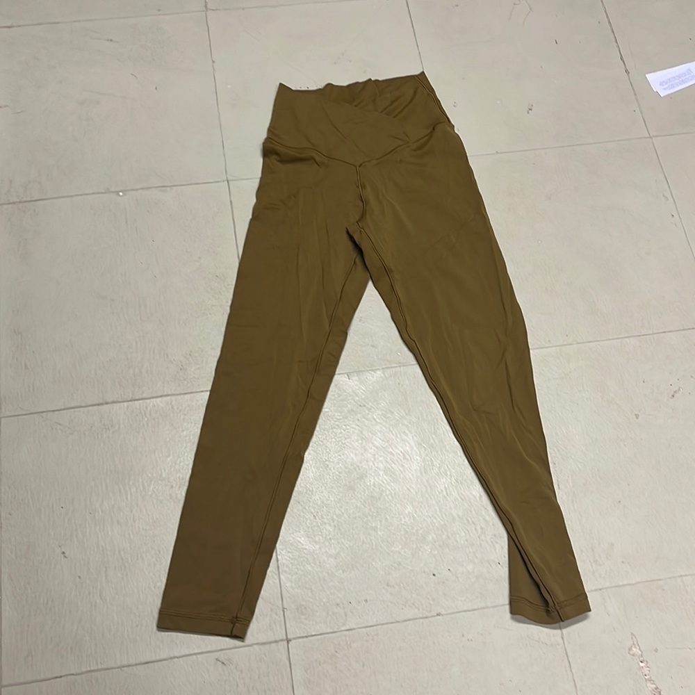 Aerie bundle only worn once or twice small stains as shown in pictures